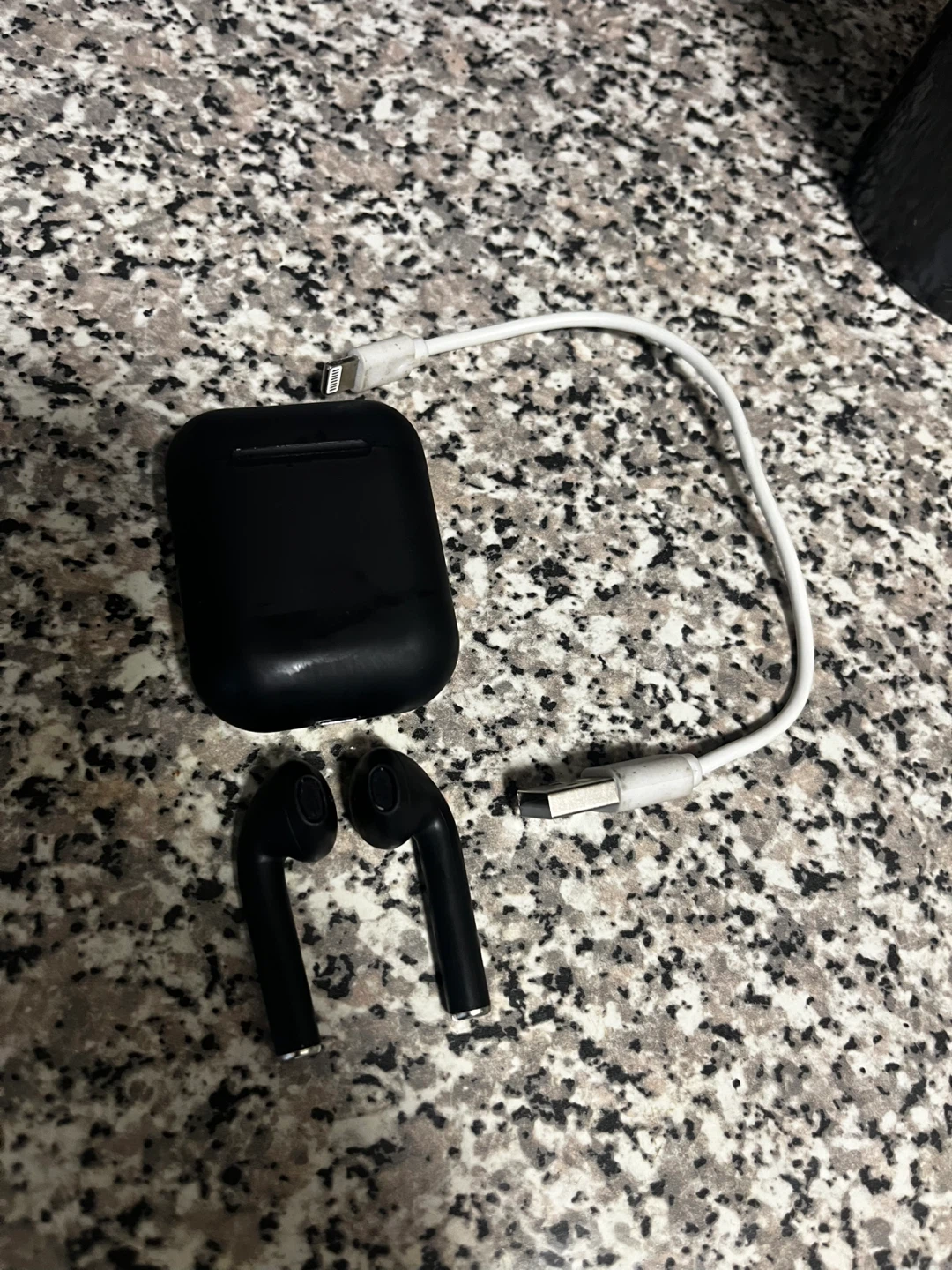i 12 Black Wireless Earbuds with Charging Case and Cable - photo 2