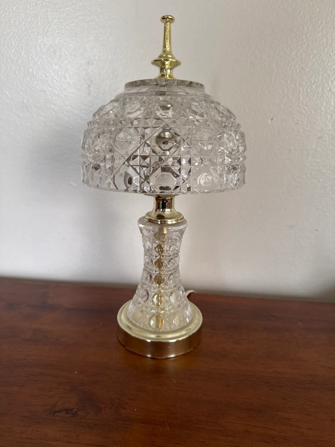 Petite crystal lamp