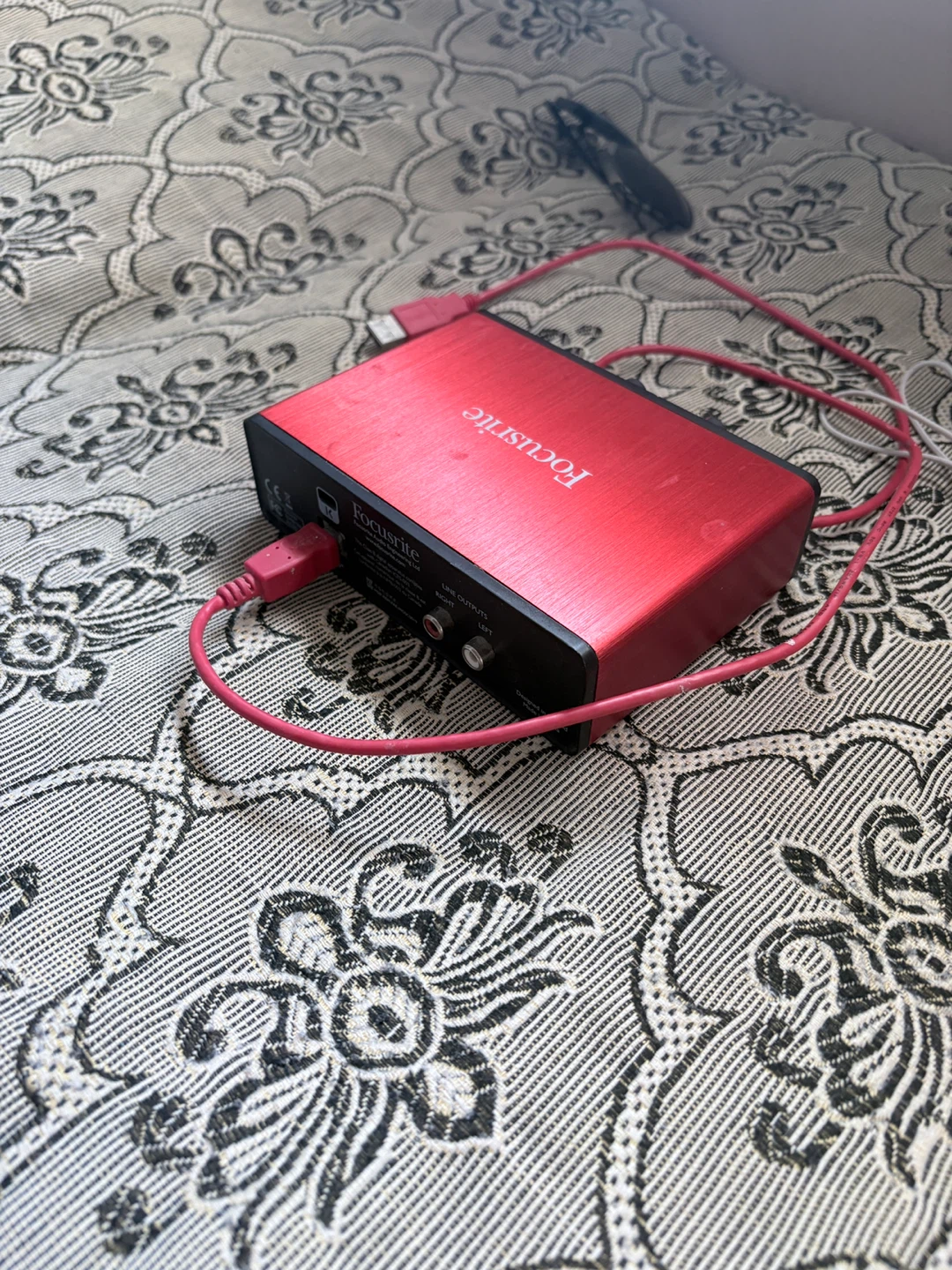 Focusrite Scarlett 2i2 (1st Gen) USB Audio Interface - photo 2