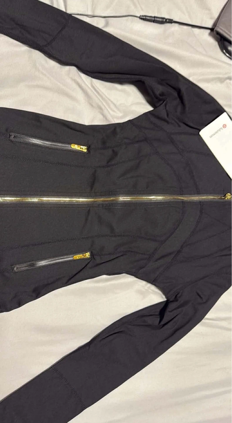 Lululemon Black Full Zip Jacket Size 08 - photo 3