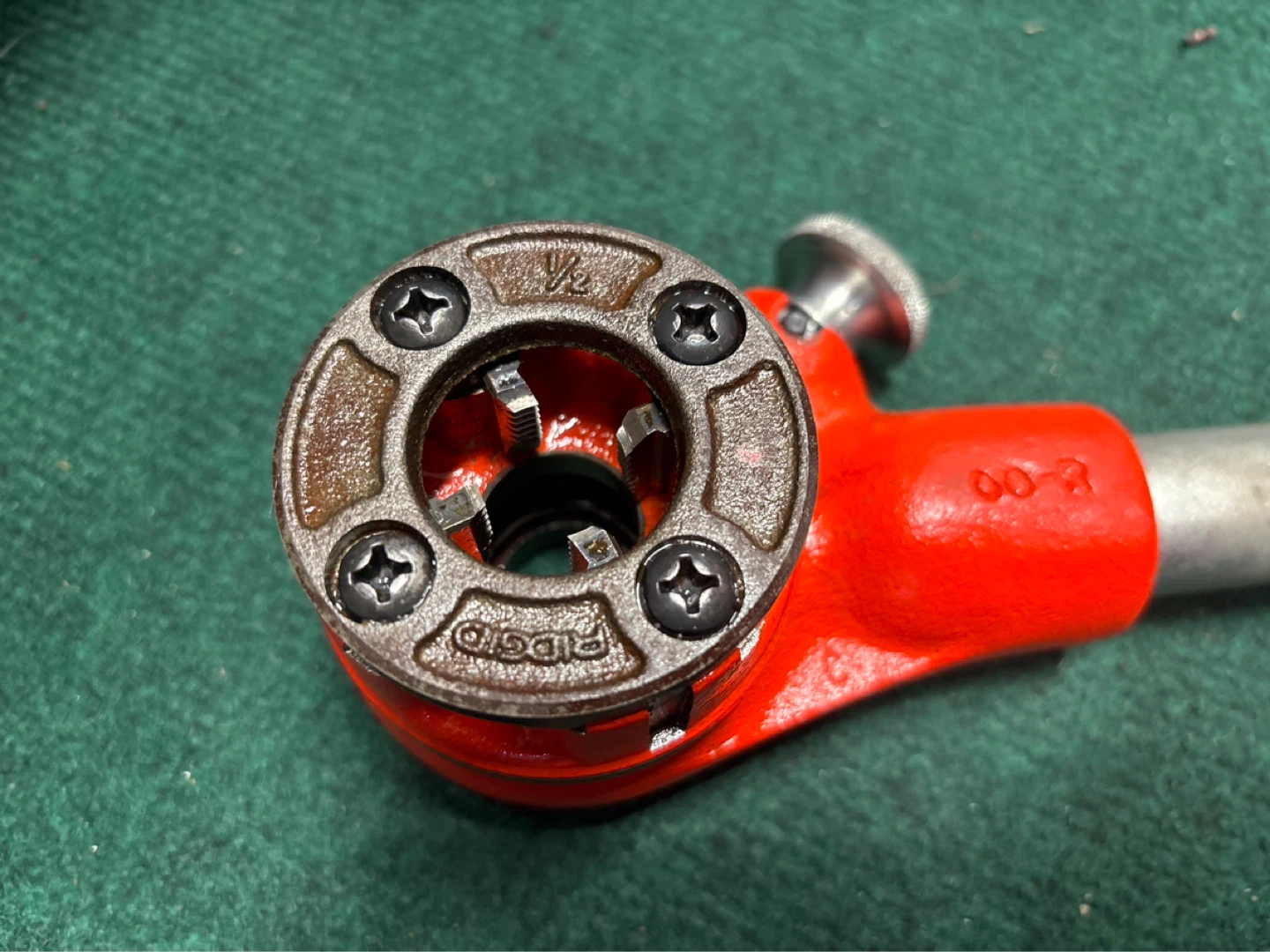 RIDGID 00-R Pipe Threader with Die Head 1/2" - photo 2