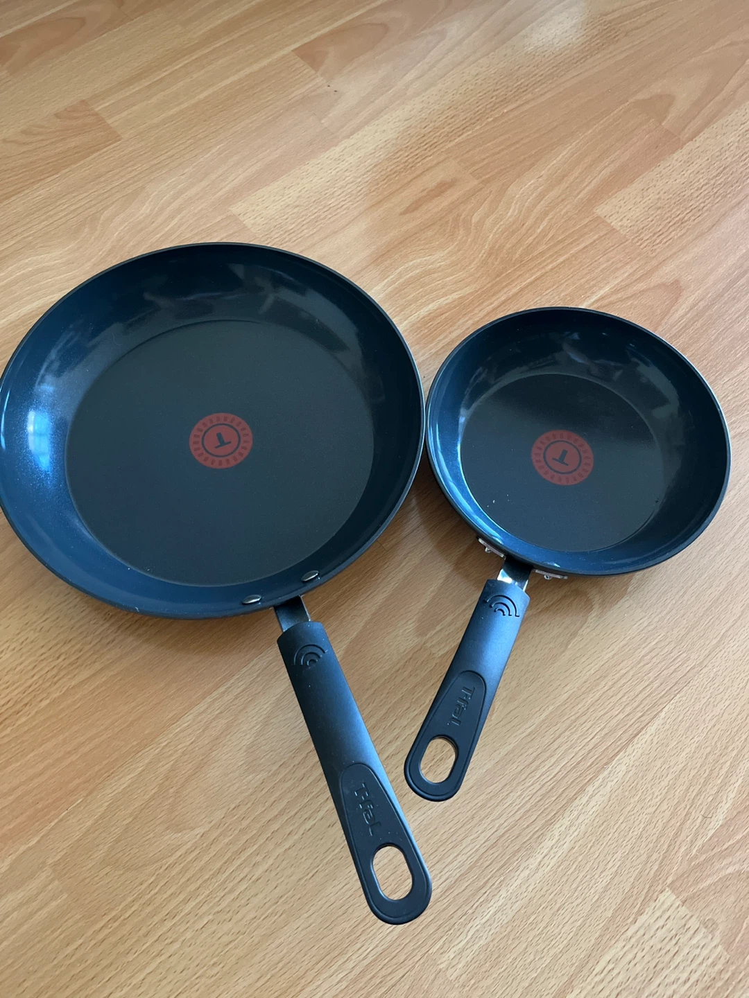 NEW⭐️T-fal Elite Ceramic Non-Stick Skillet Set - photo 2