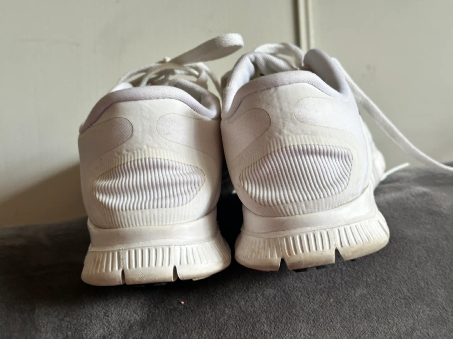 White Nike Free Running Shoes - photo 4