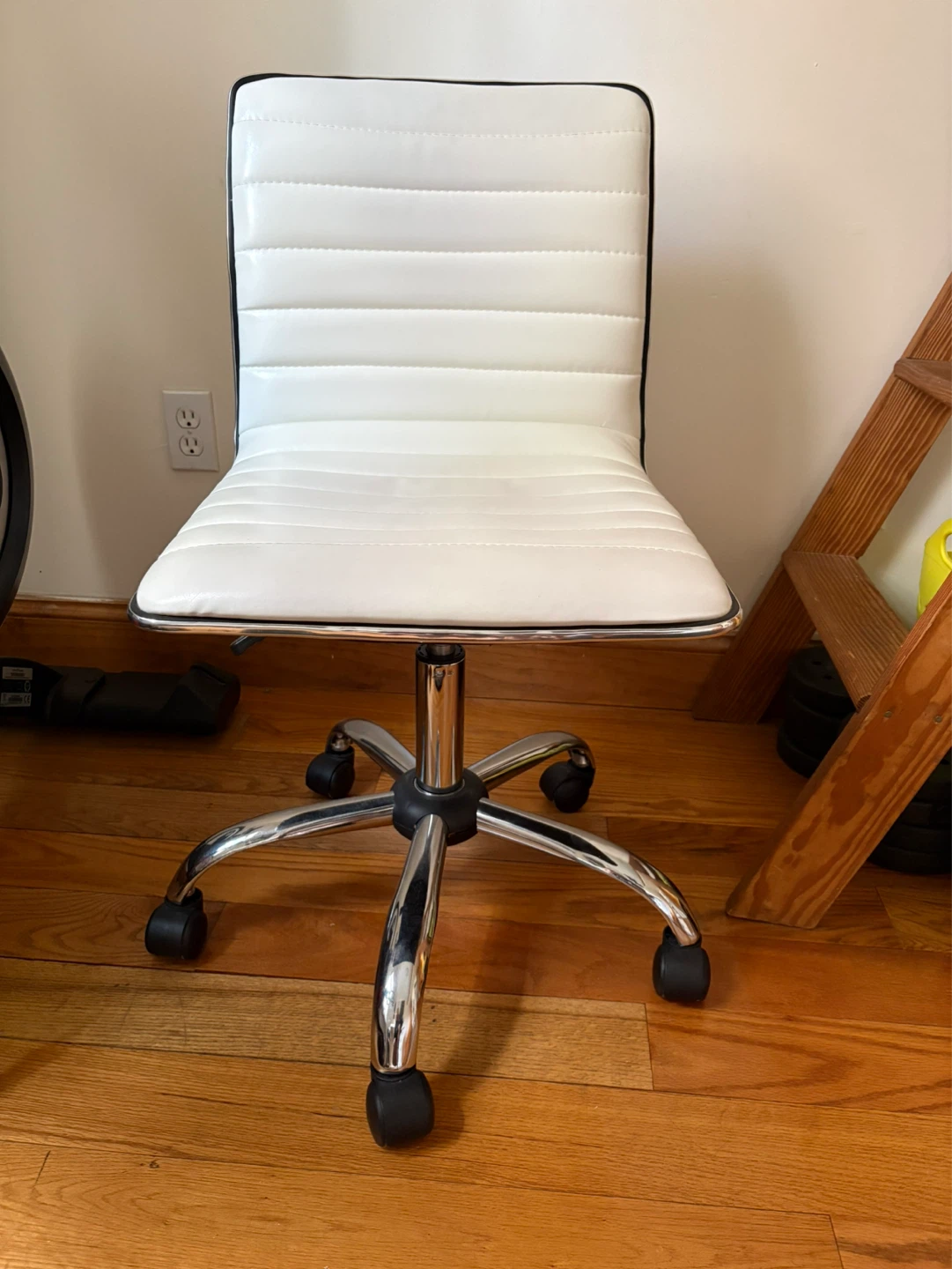 White Desk Chair - photo 3