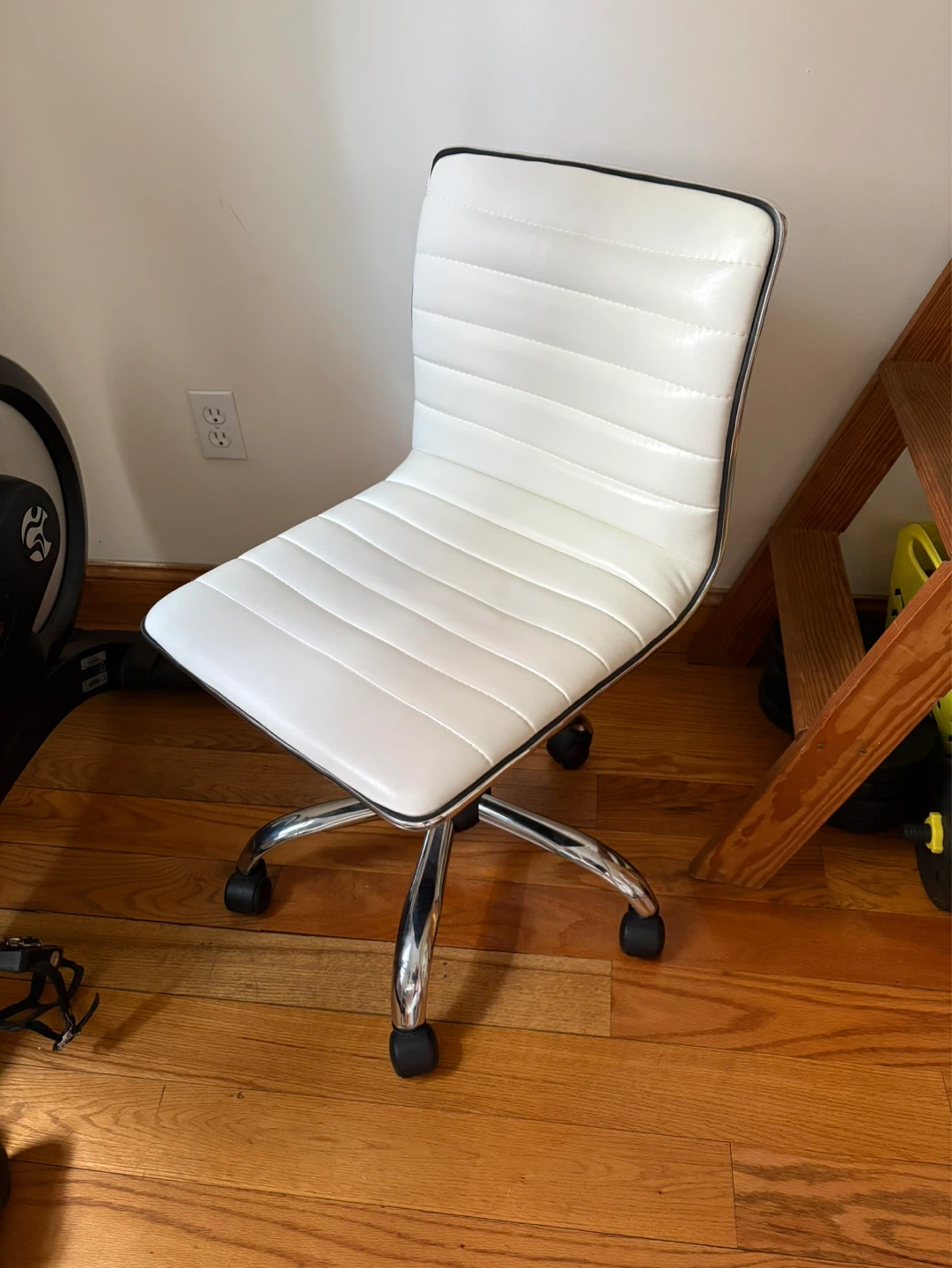 White Desk Chair - photo 2