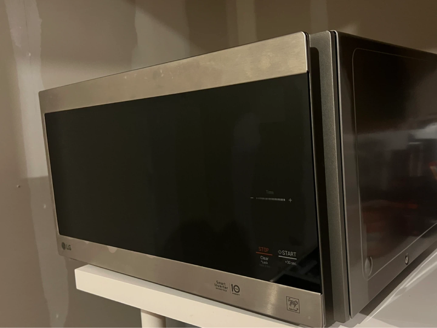 1.5 Cu. LG Microwave Oven