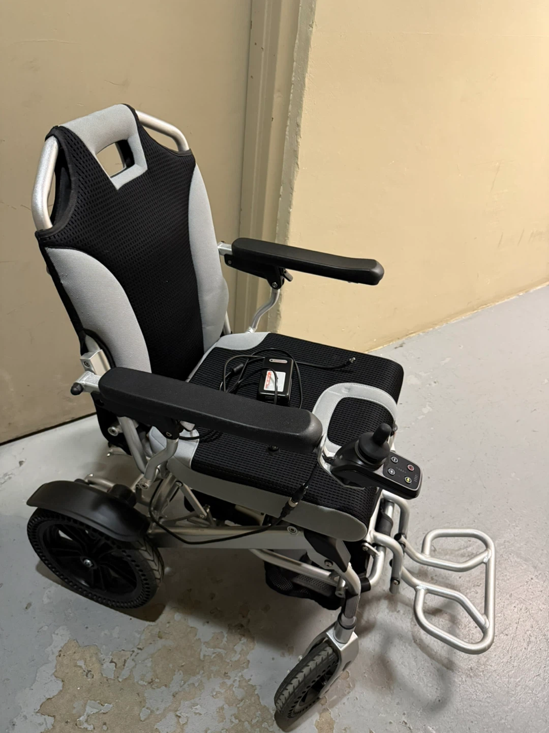 Folding Electric Wheelchair **LIKE NEW** - photo 2