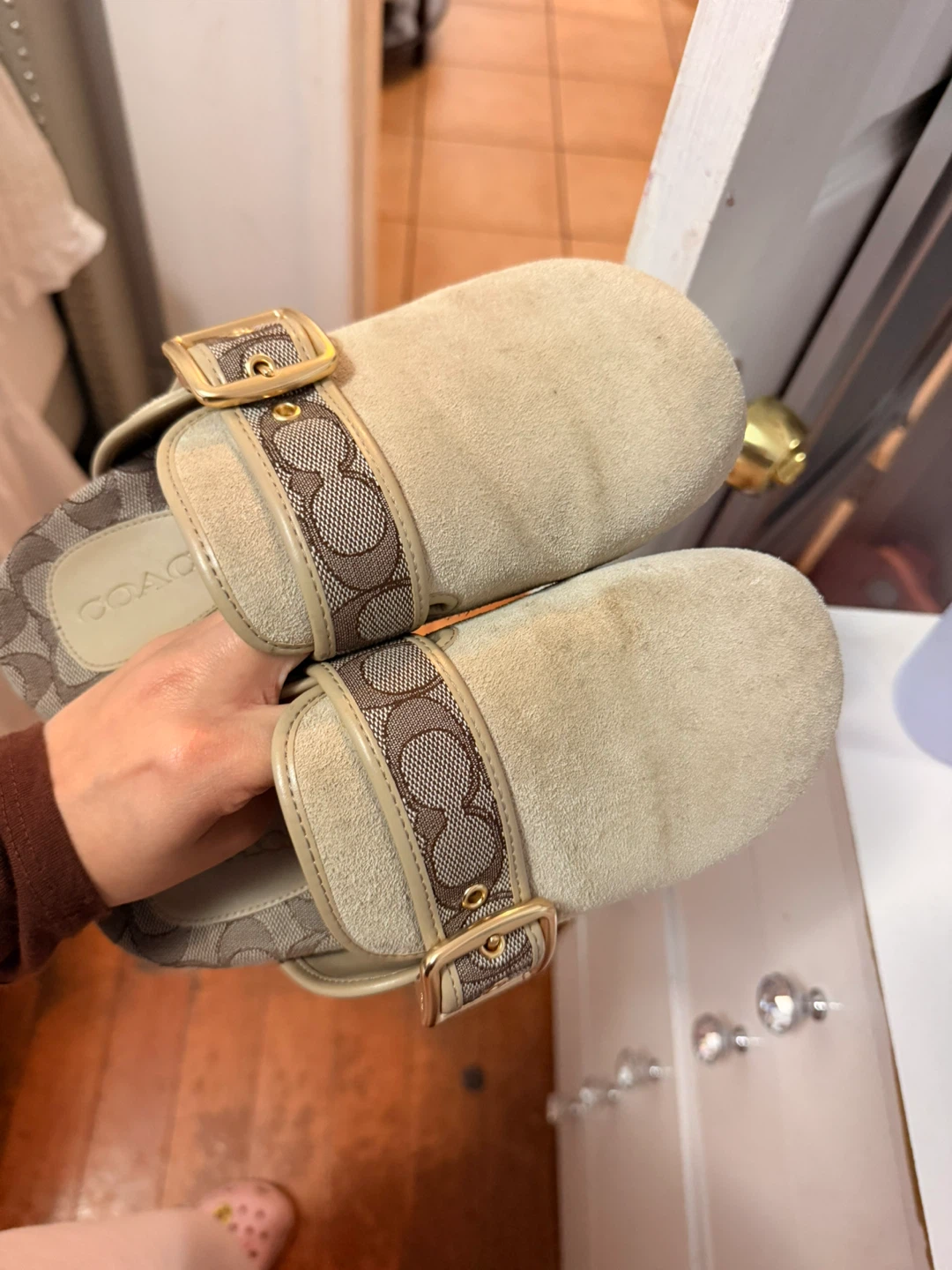 Coach clogs Size 6B Beige Signature Buckle - photo 3