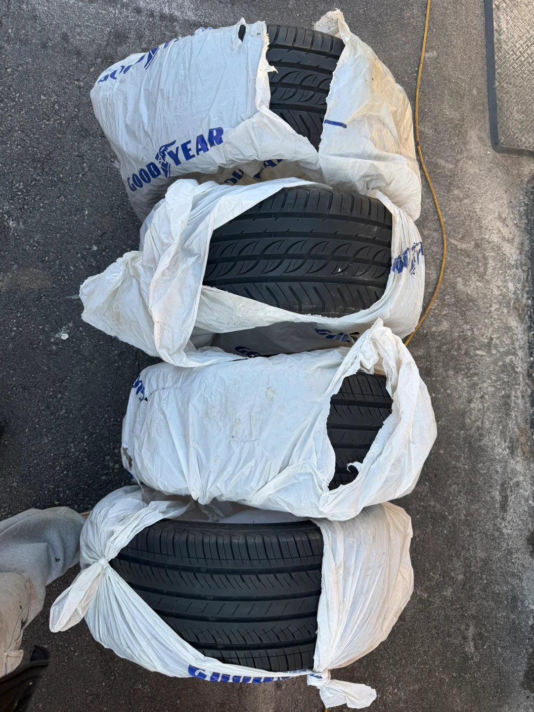 Goodyear Eagle Sport 225/40ZR18 92W Tires (Set of 4)