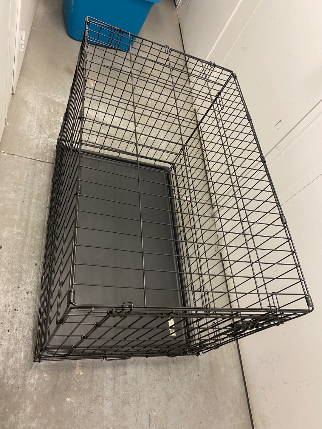 Black Wire Dog Crate with Tray