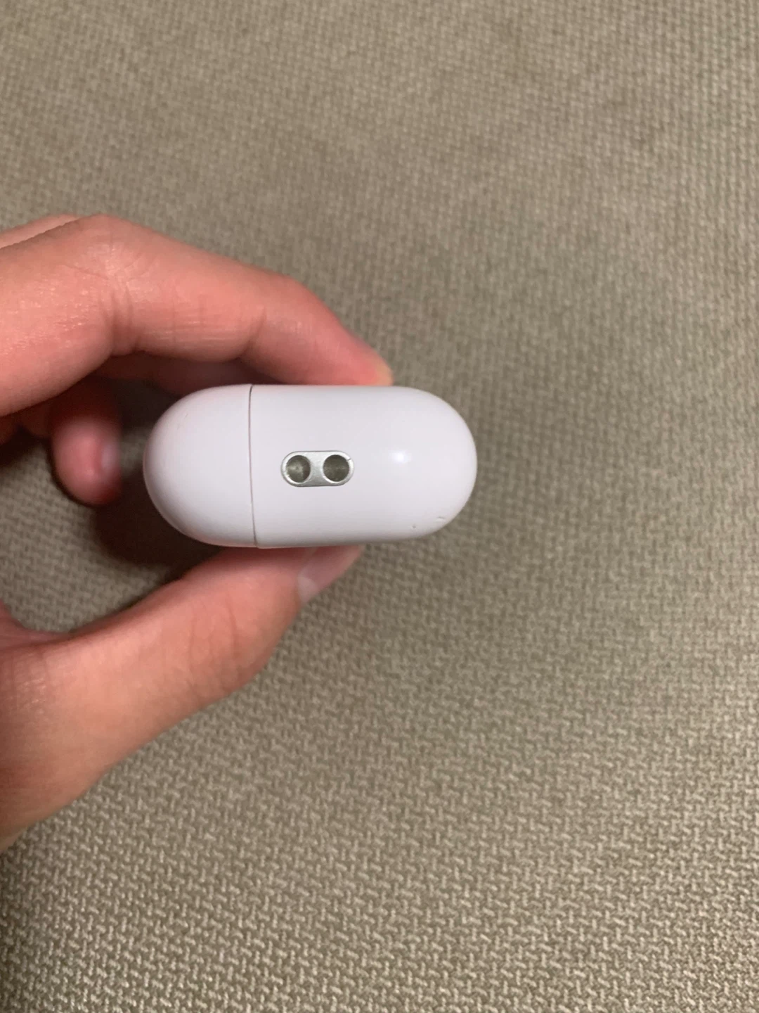 Apple AirPods Pro 2 charging case (no airpods included) - photo 3