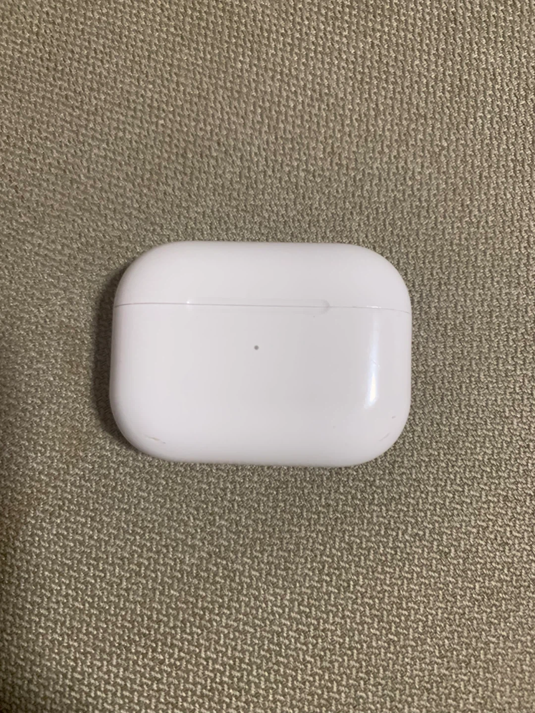 Apple AirPods Pro 2 charging case (no airpods included)