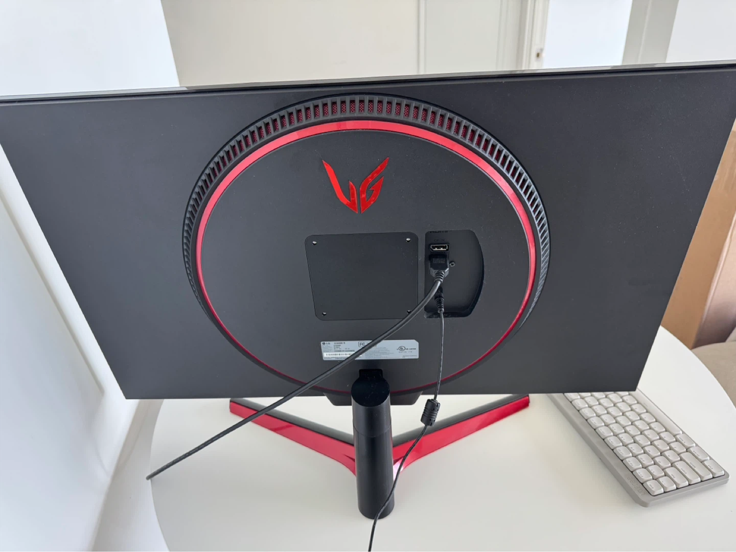 LG UltraGear 32” QHD Gaming Monitor (32GN600-B) - photo 2