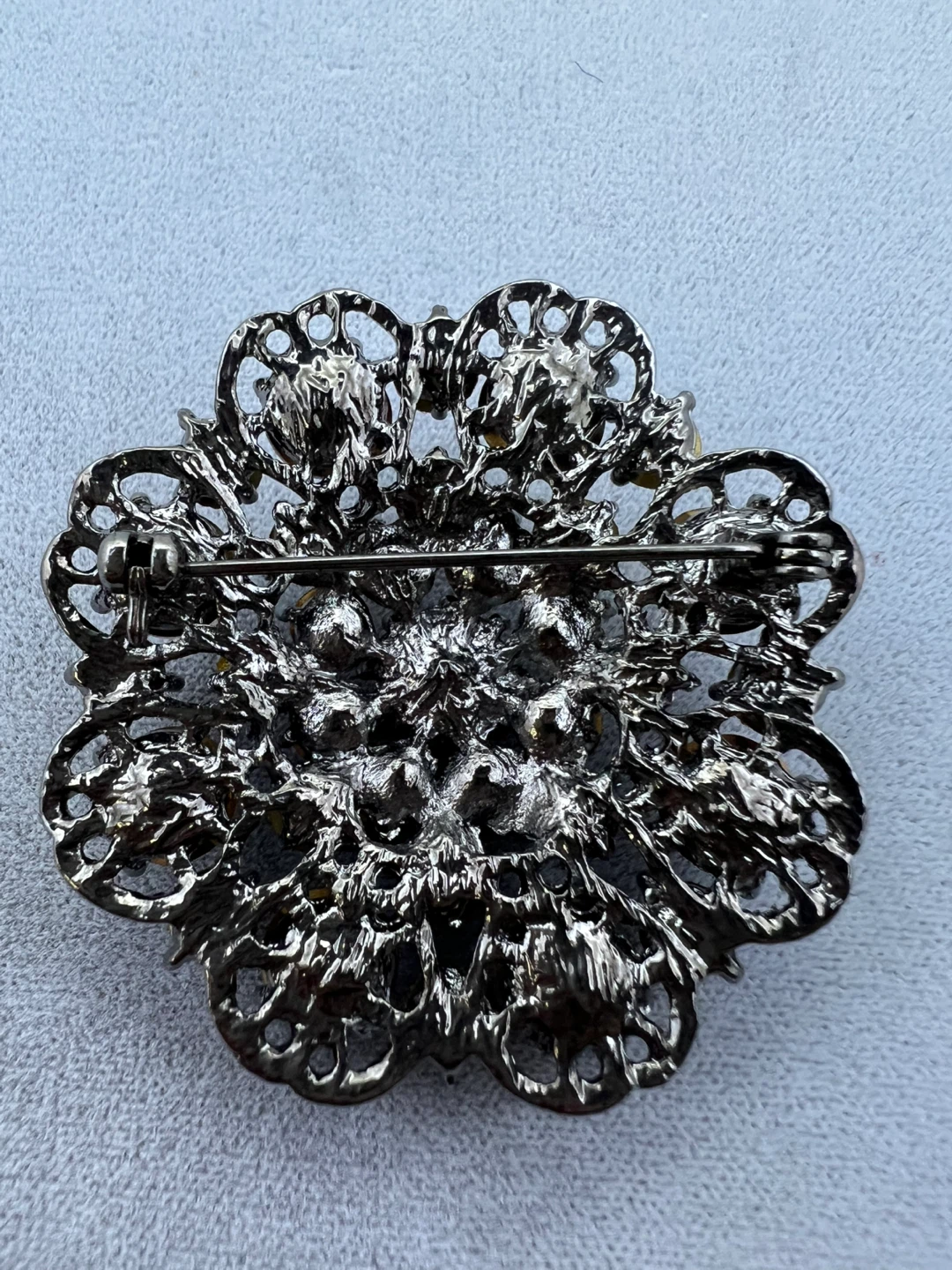 Vintage Shimmering Rhinstone Brooch - photo 2