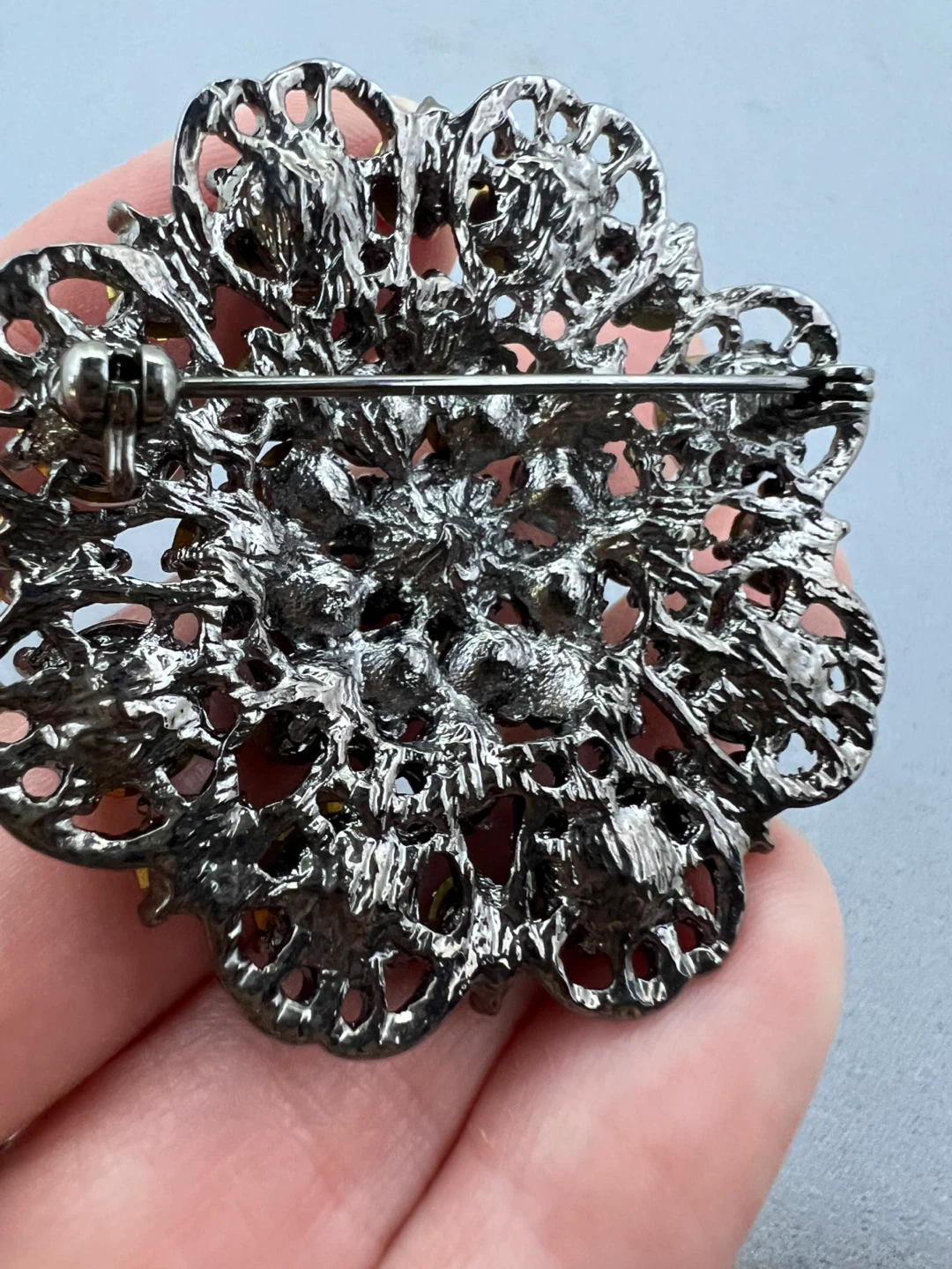 Vintage Shimmering Rhinstone Brooch - photo 4