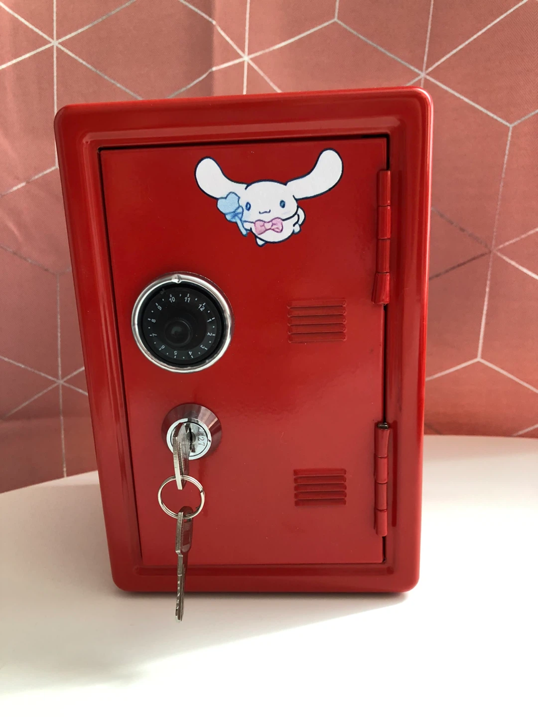 Hello Kitty and Cinnamoroll Metal Safe Coin Bank - photo 3