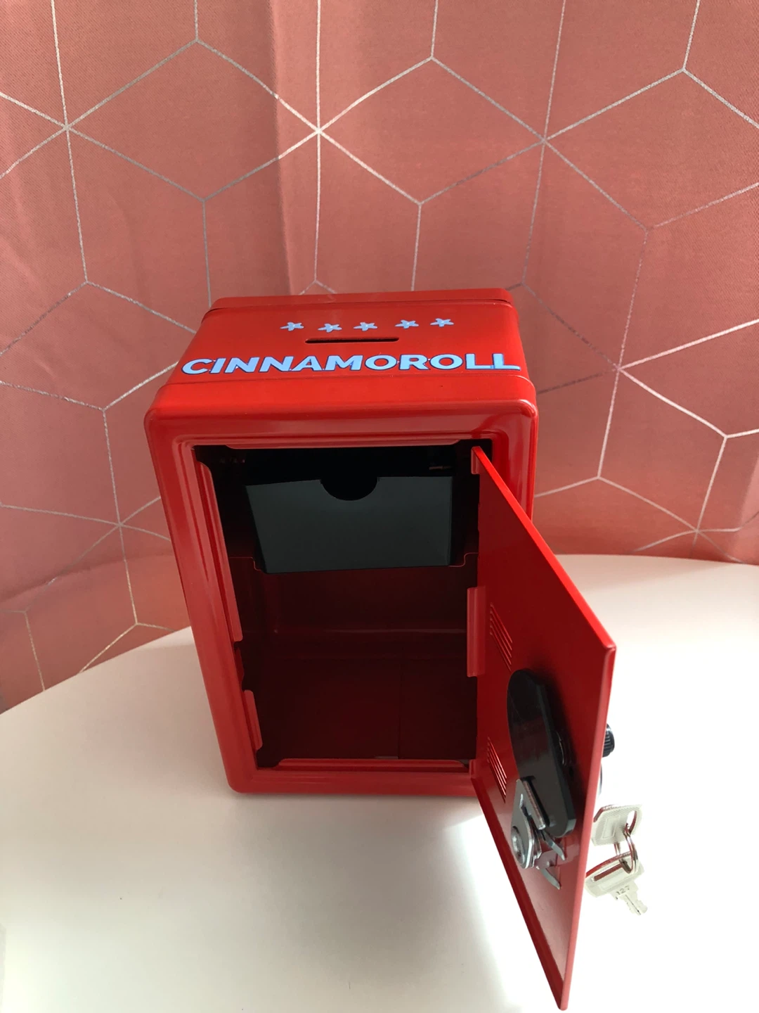 Hello Kitty and Cinnamoroll Metal Safe Coin Bank - photo 5