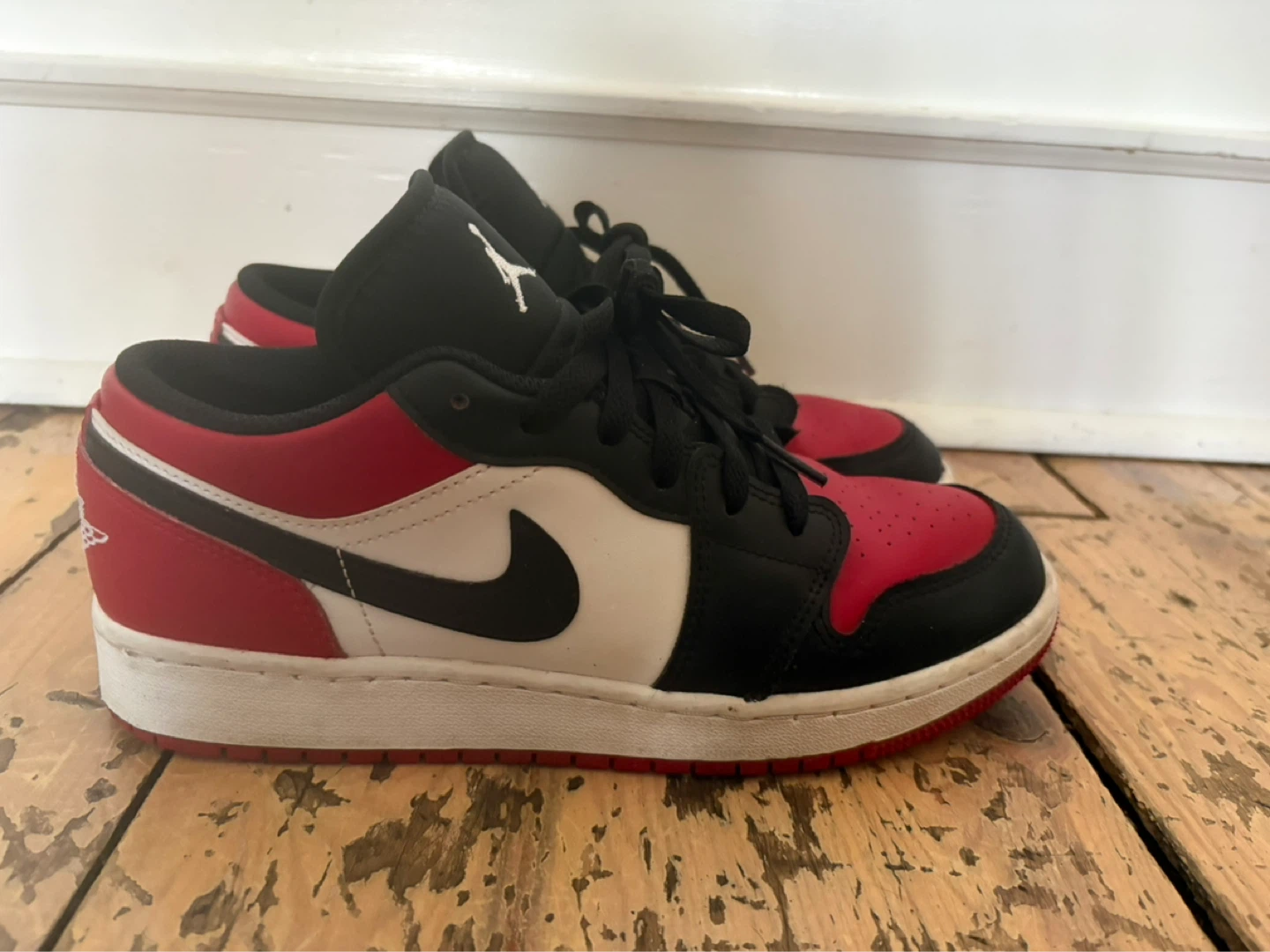 Air Jordan 1 Low SE (GS) Size 6Y