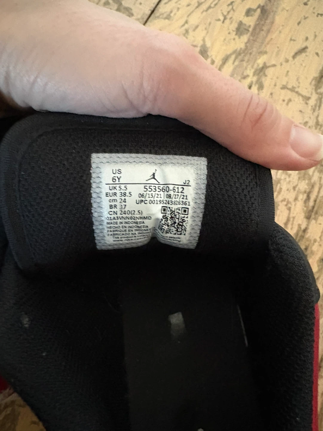 Air Jordan 1 Low SE (GS) Size 6Y - photo 3