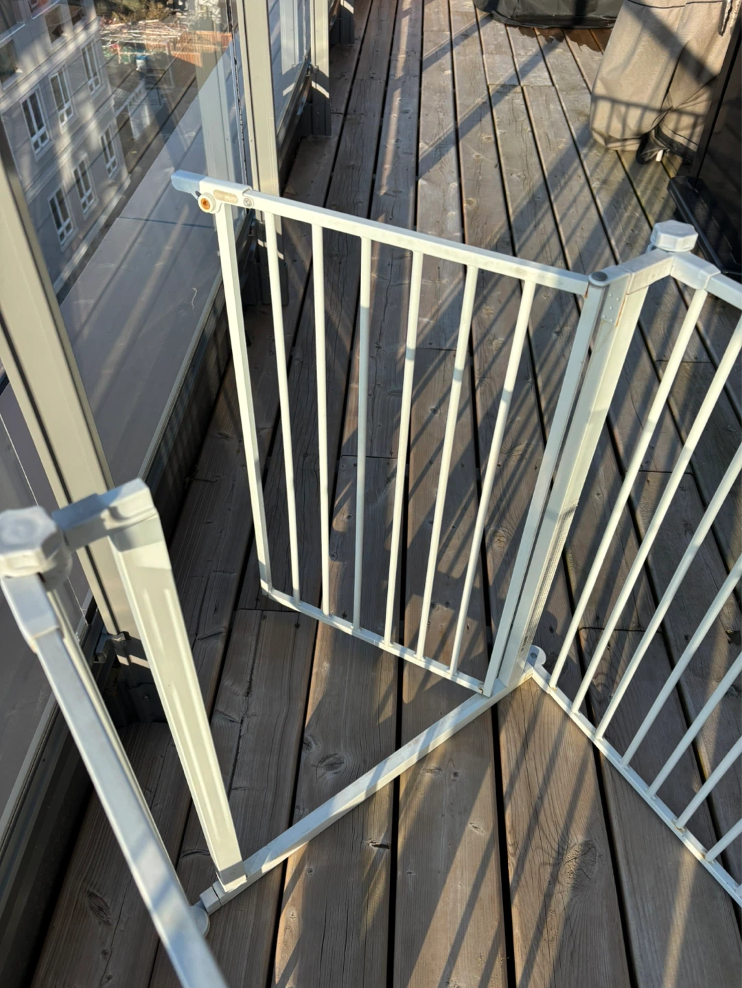 White Metal Playpen/Gate - photo 2
