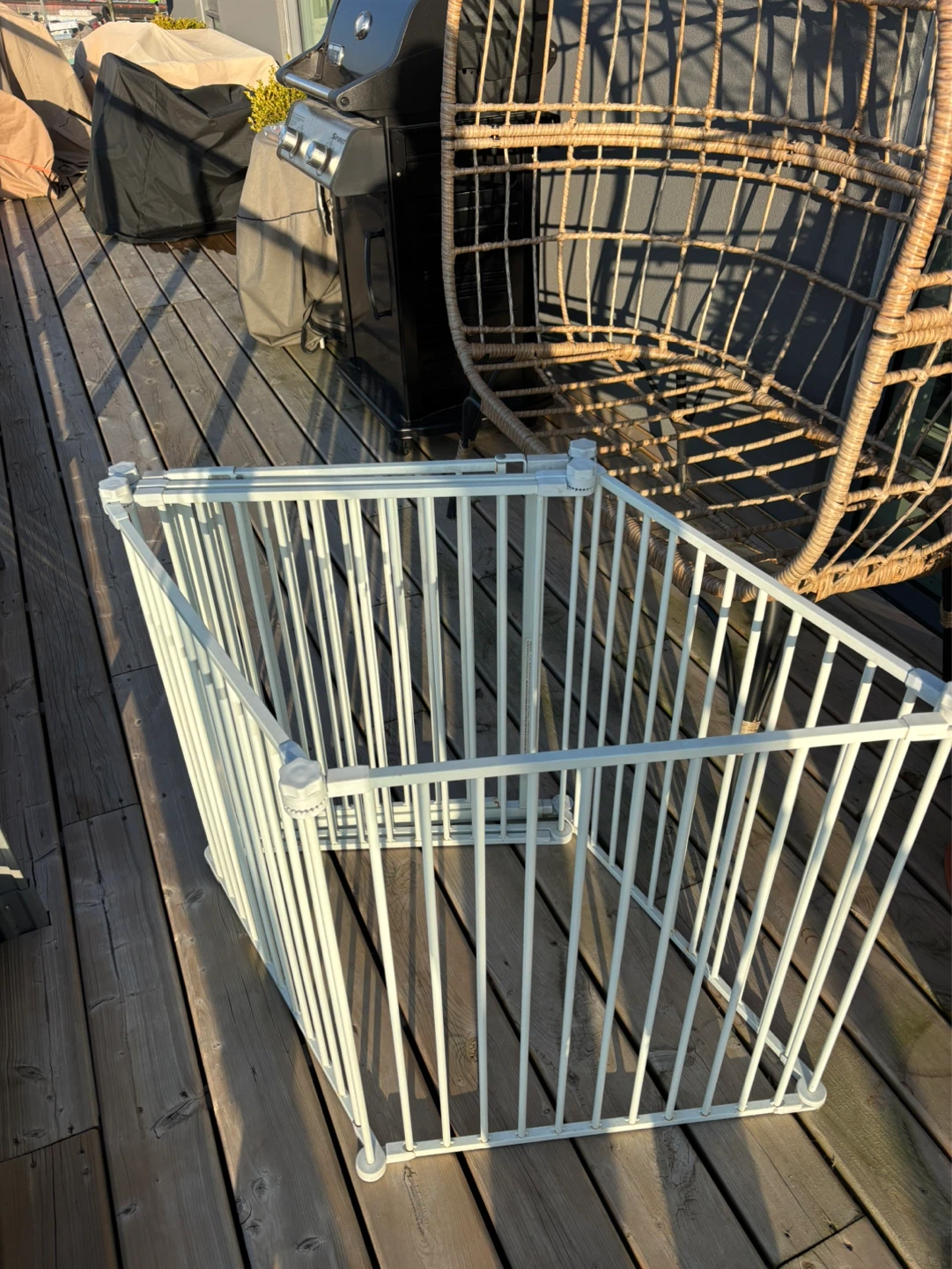 White Metal Playpen/Gate