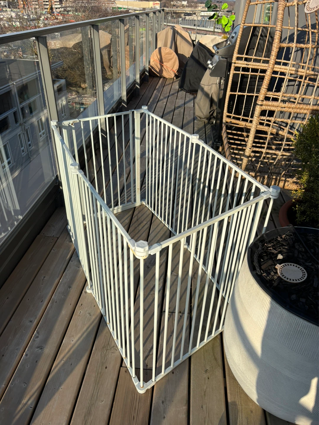 White Metal Playpen/Gate - photo 4
