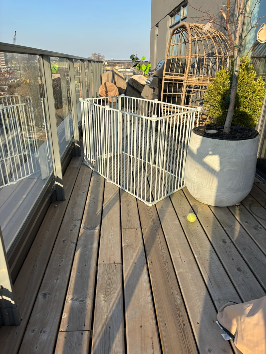 White Metal Playpen/Gate - photo 3
