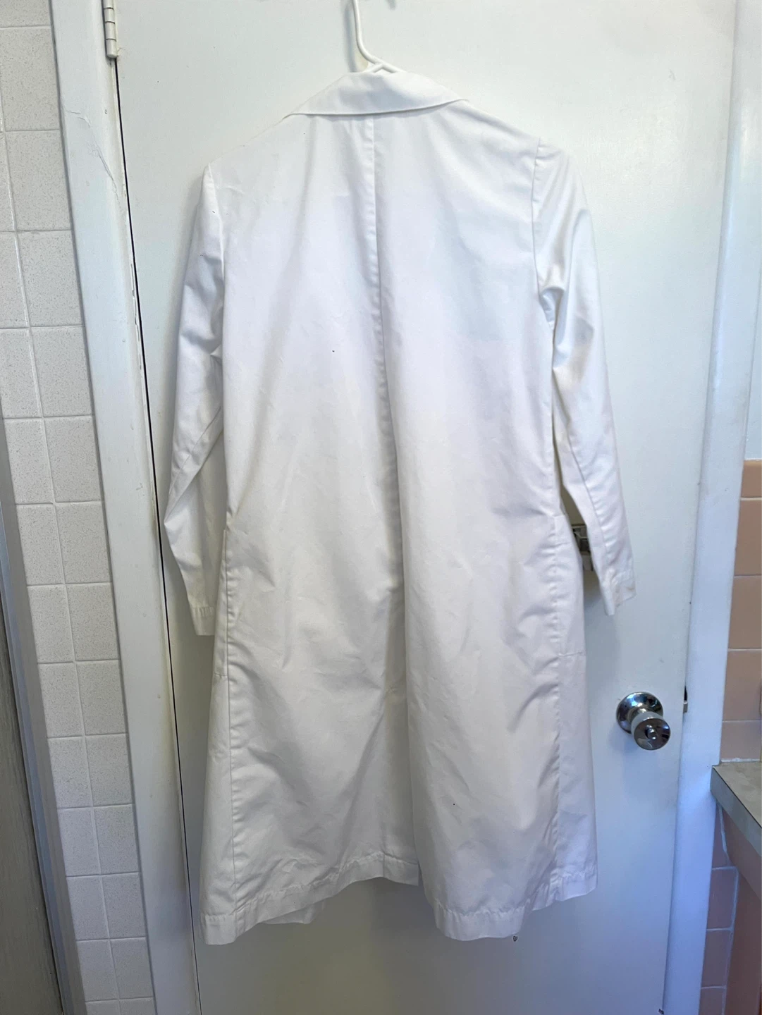 White Sister Lab Coat - photo 2