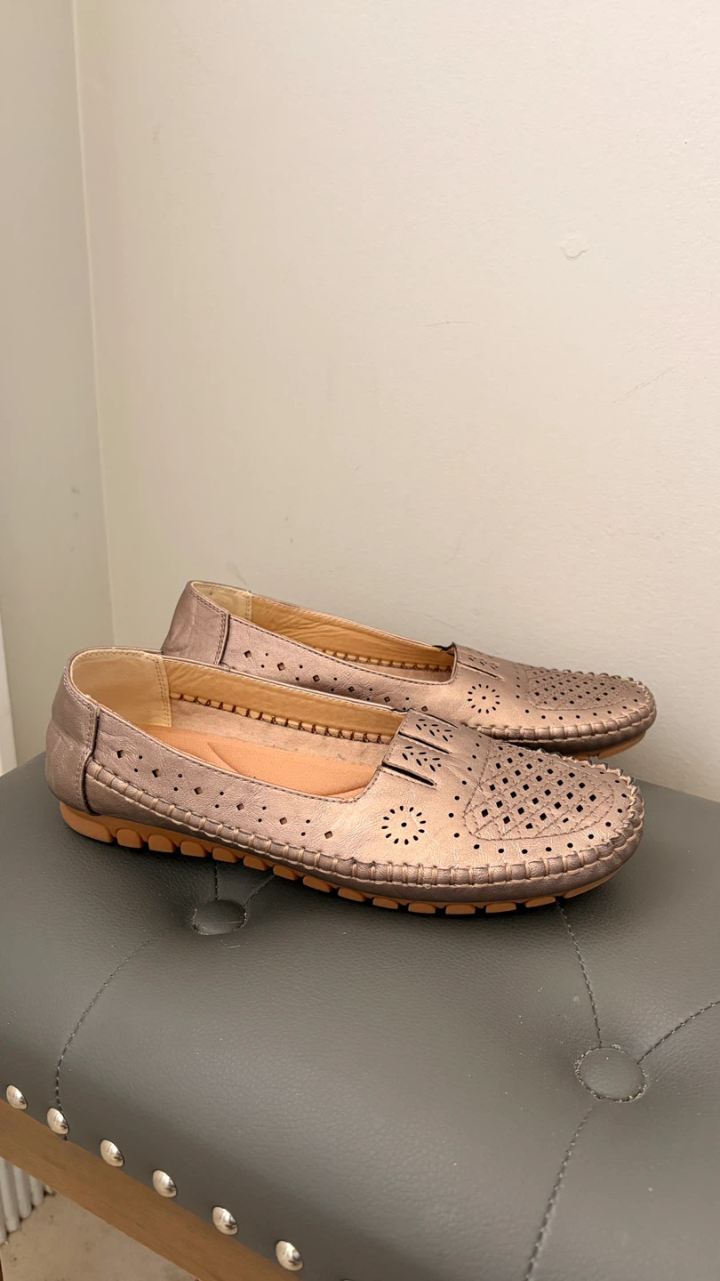 Women's Rose Gold Cut-Out Loafers - photo 2