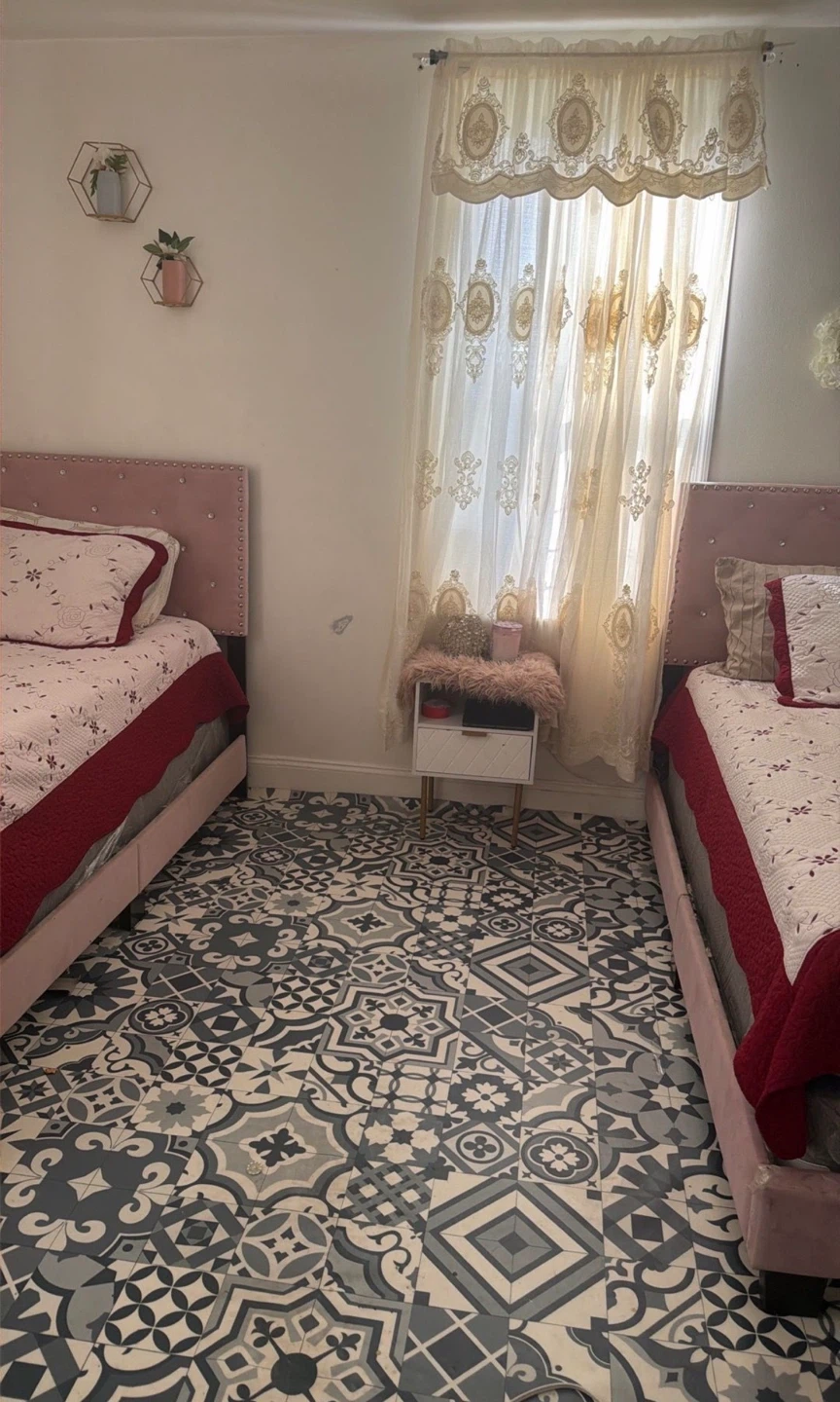 2 Twin Beds Frame with Crystal Tufting - photo 4