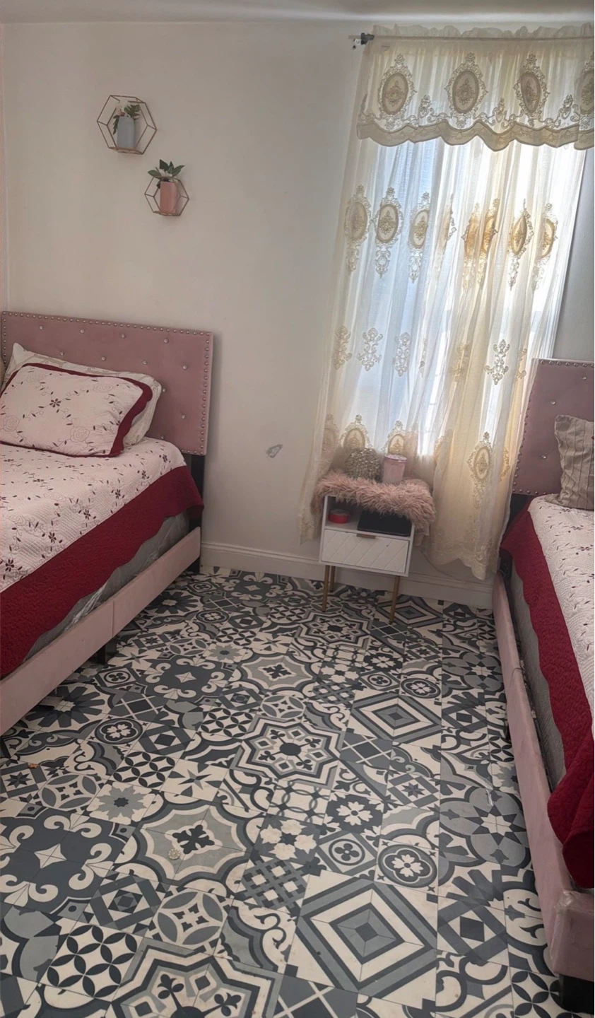 2 Twin Beds Frame with Crystal Tufting - photo 2