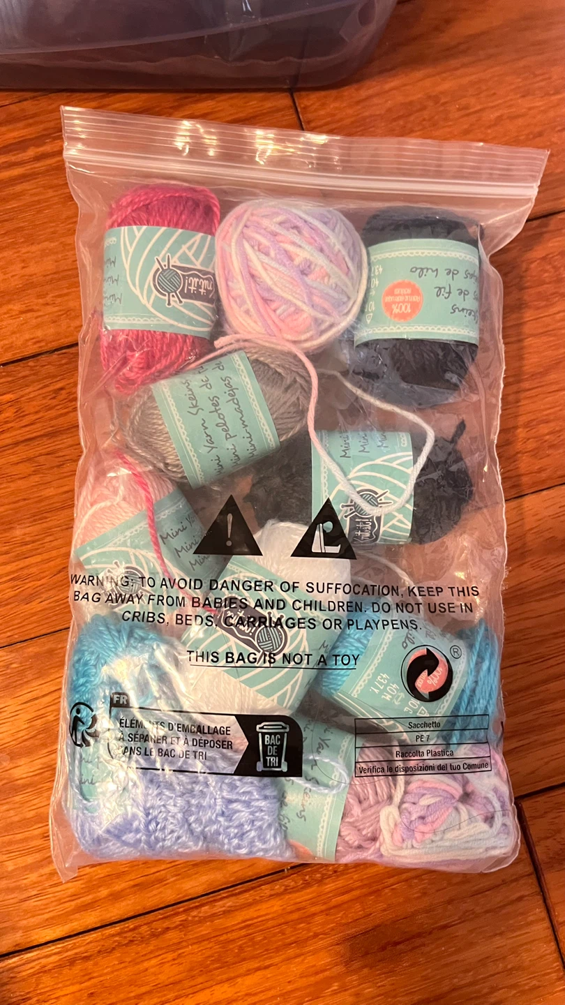Assorted Yarn Skeins Bundle - photo 2