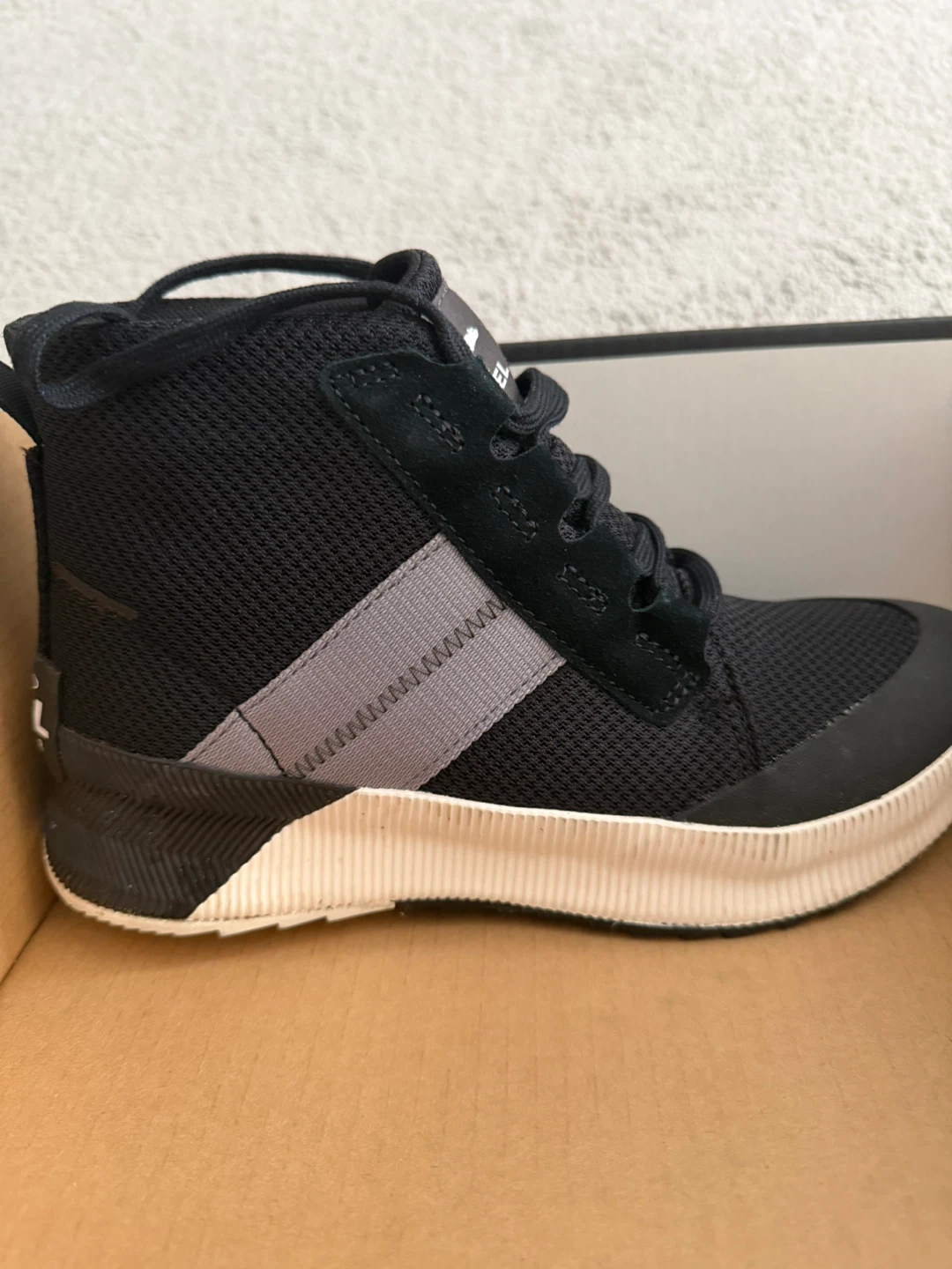 Sorel Out N About III Mid Sneaker WP Women's Size 7.5