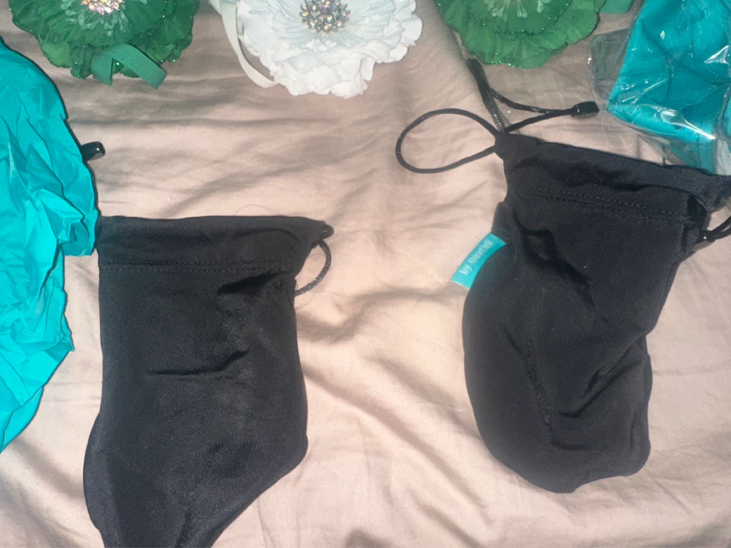 TIEKS boxes w/Flowers, bag, pouches & mask- - photo 5