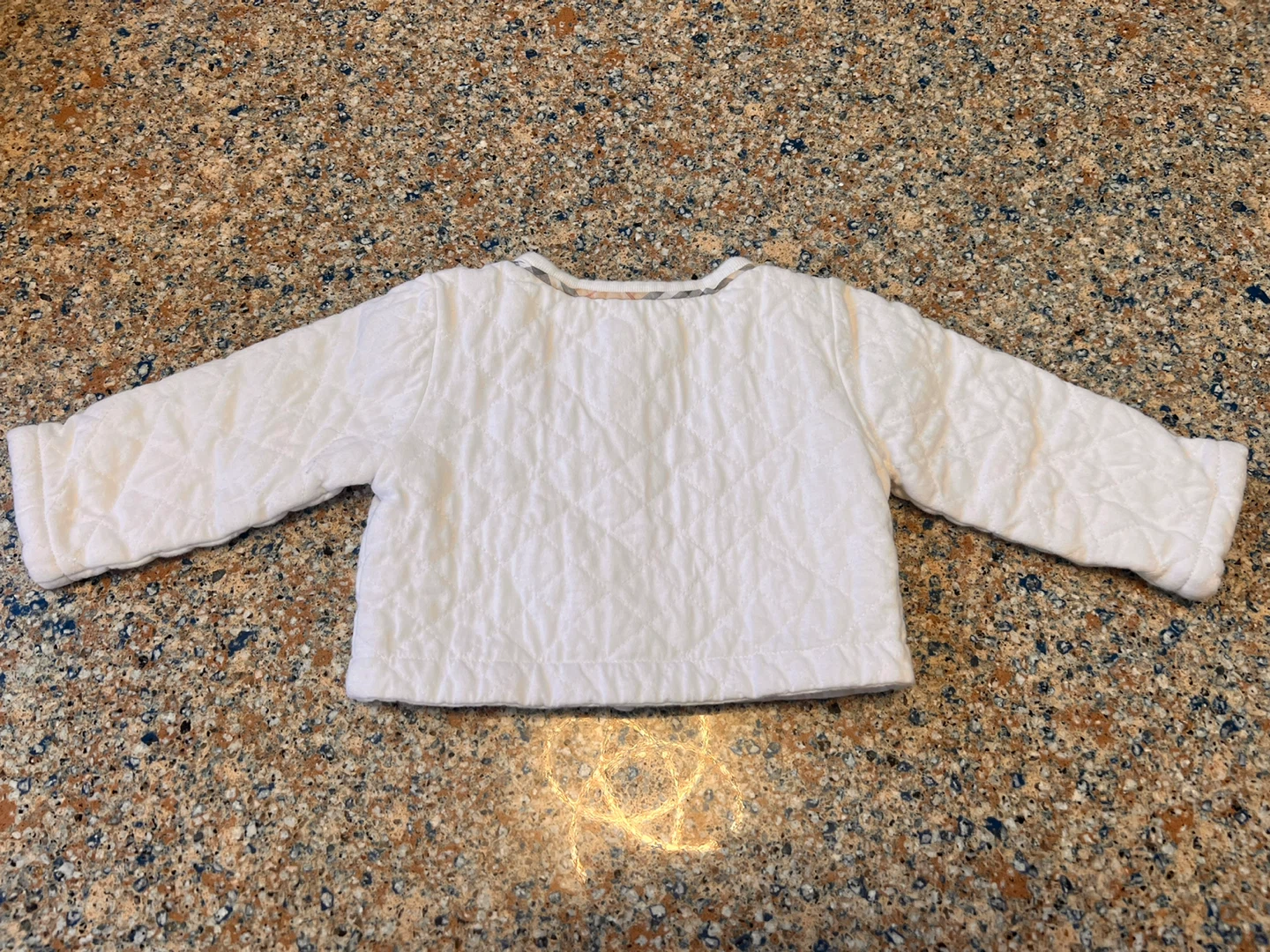 Original & authentic Burberry White Quilted Jacket 3-6 Months - photo 3