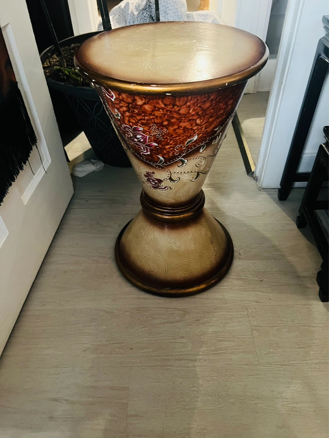Decorative Pedestal Stannd with large pot - photo 3