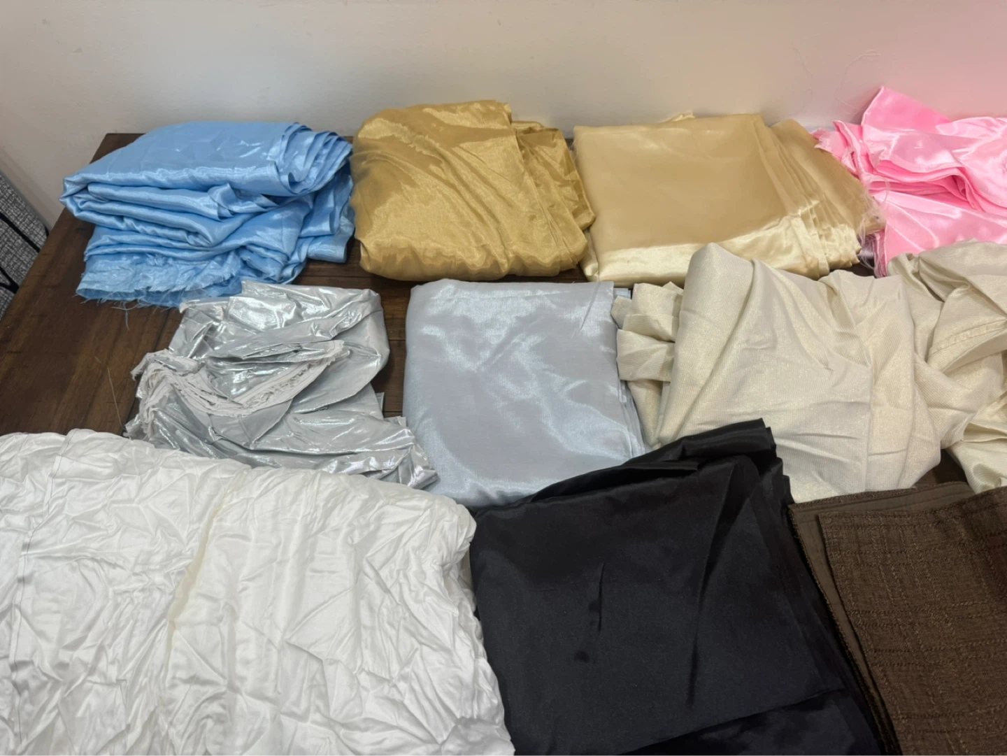 Closing decor business. Assorted Artificial Flowers and Fabric - photo 2