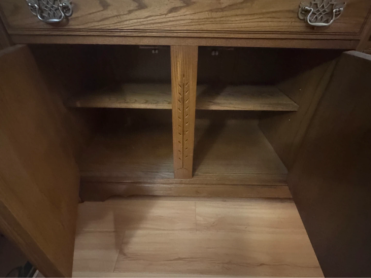 Solid Oak China Cabinet Hutch with Glass Doors - photo 5