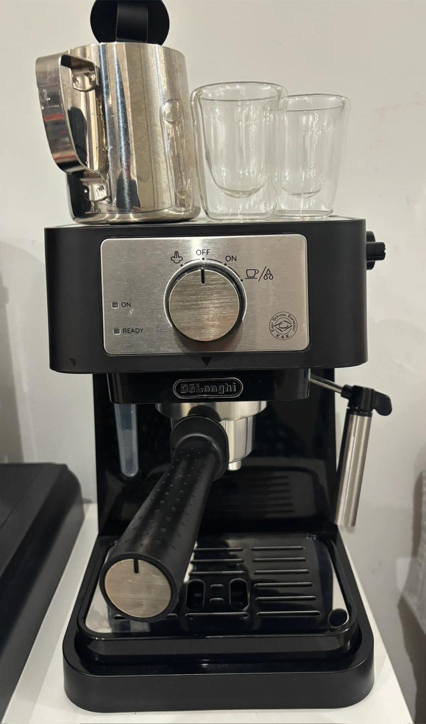 DeLonghi Stillosa Espresso Machine with additional glasses - photo 4