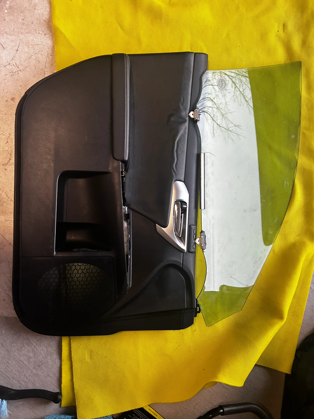 Black Car Door Panel with window for Lexus ct200h - photo 2