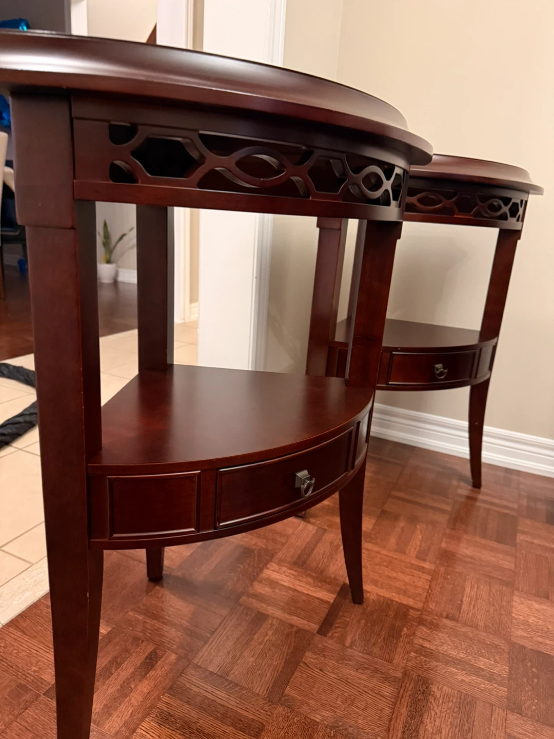 2 Bombay corner tables - photo 4