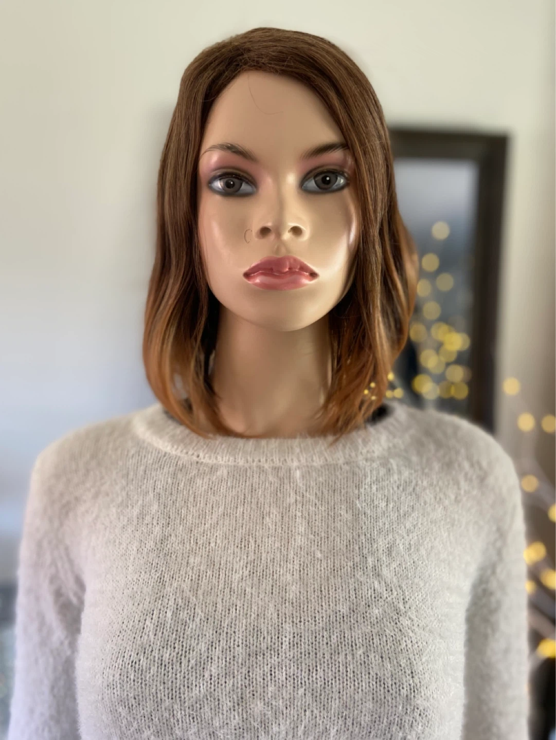 NWOT Short, Wavy, Light Brown Highlighted Synthetic Wig (2014) - photo 3