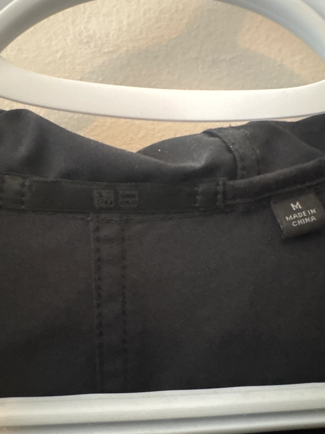 Uniqlo Black Hooded Jacket - Size M - photo 2