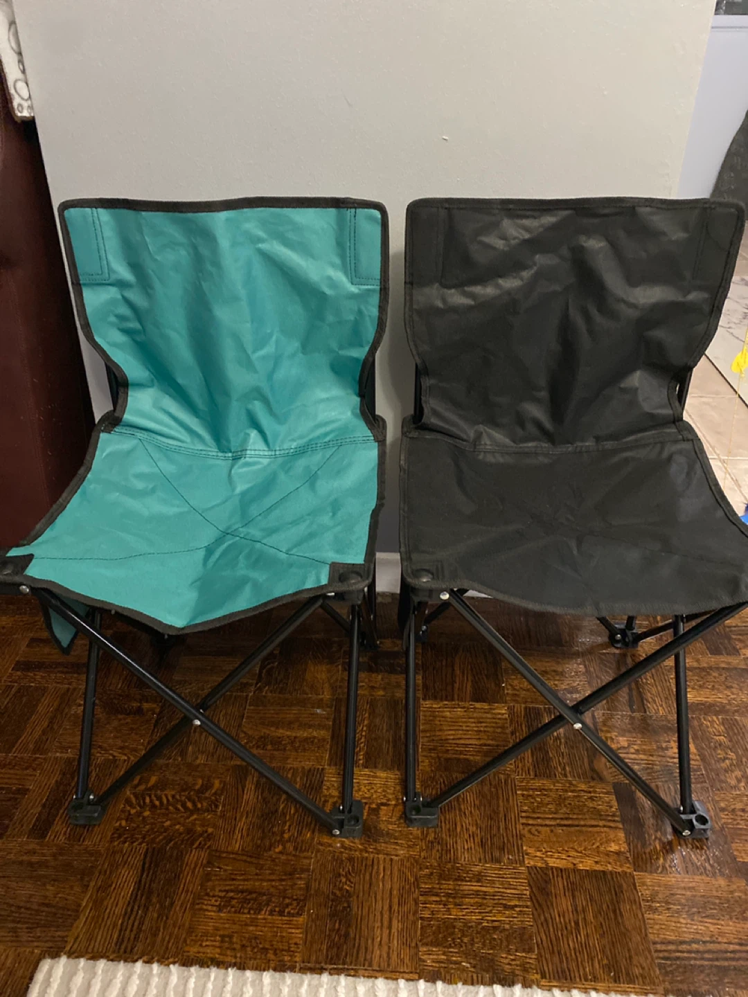 Foldable chairs