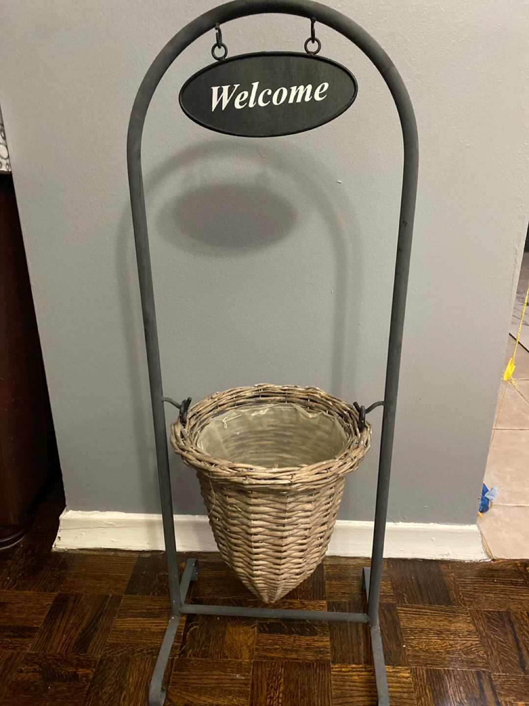 Welcome plant holder