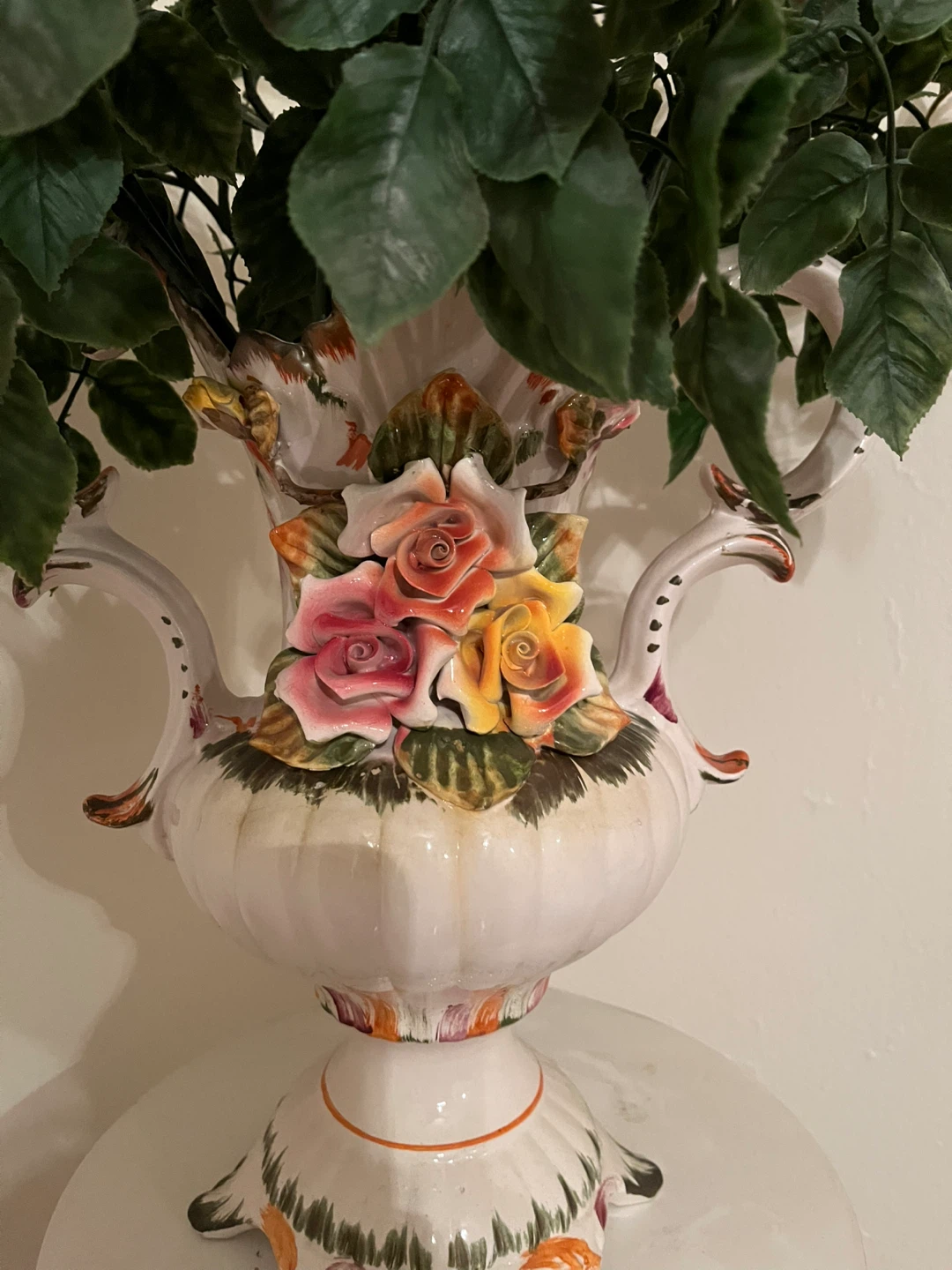 White Pedestal Stand with Ceramic Floral Urn - photo 3