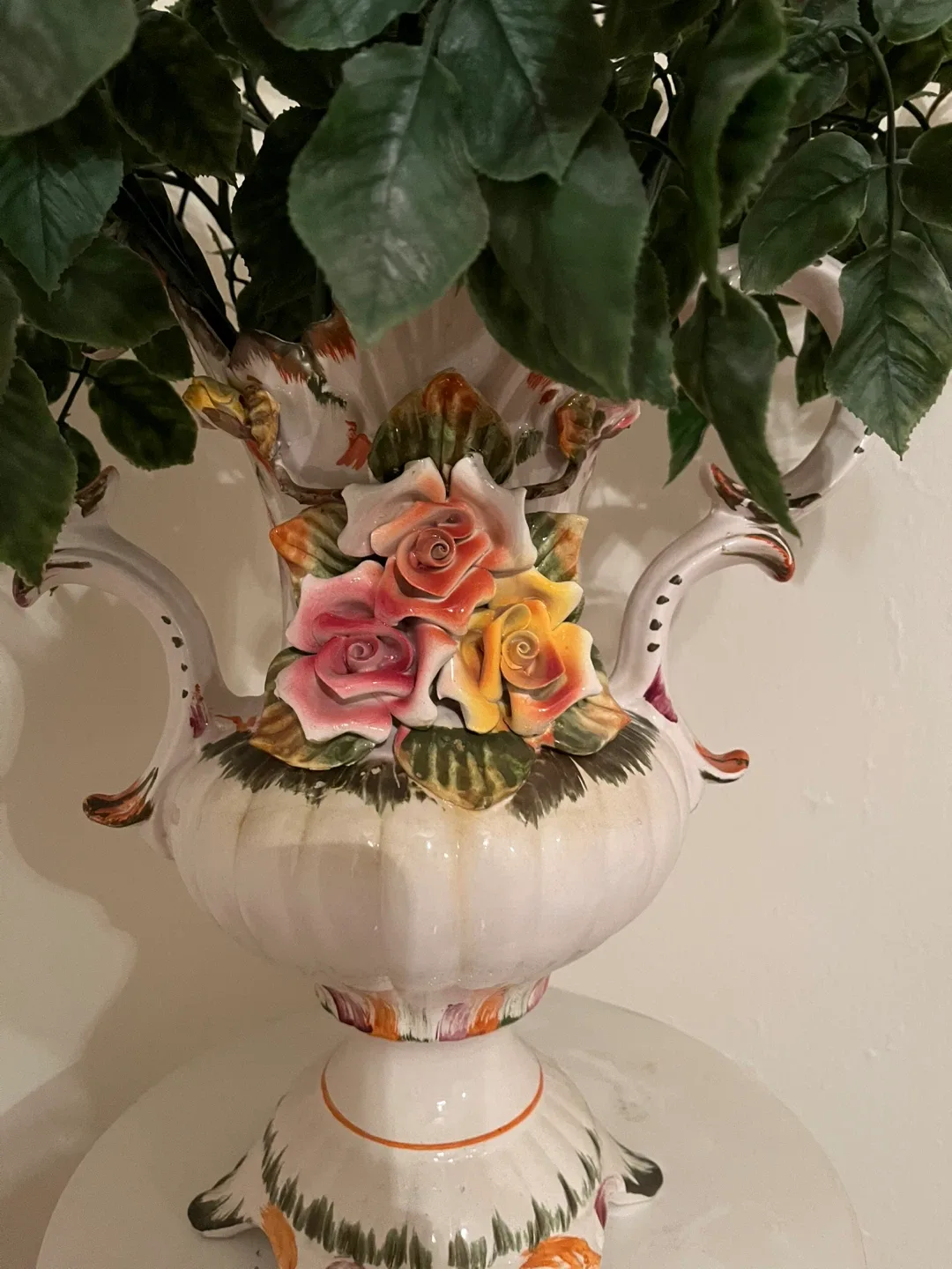 White Pedestal Stand with Ceramic Floral Urn - photo 3