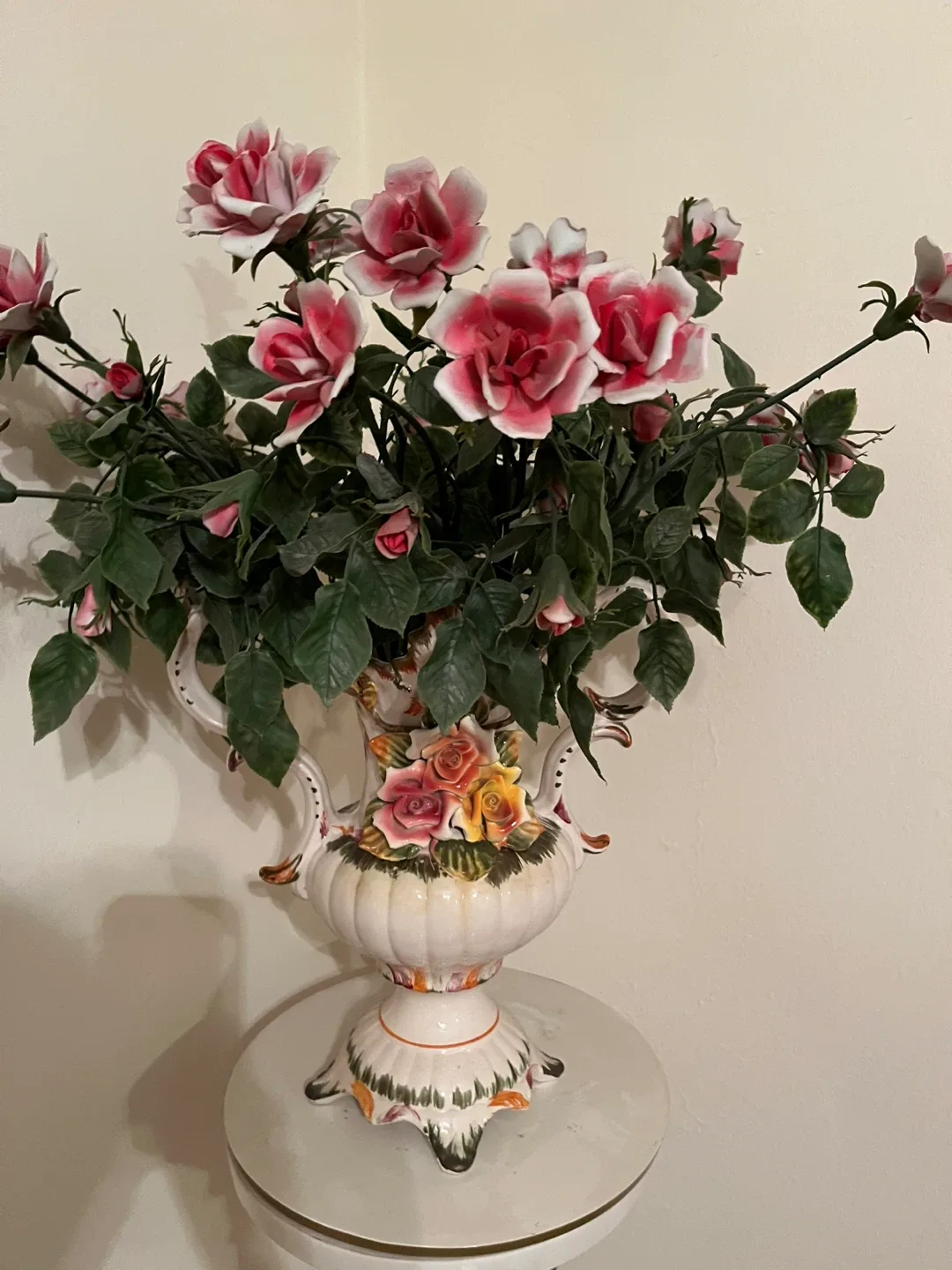 White Pedestal Stand with Ceramic Floral Urn - photo 2