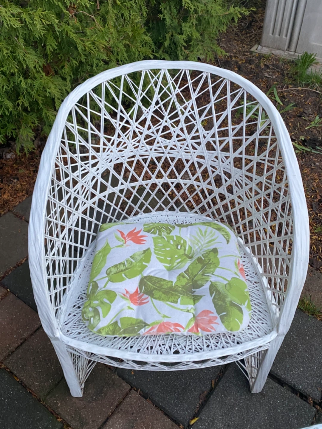 3 Piece White Wicker Patio Set with Chairs and Table - photo 3