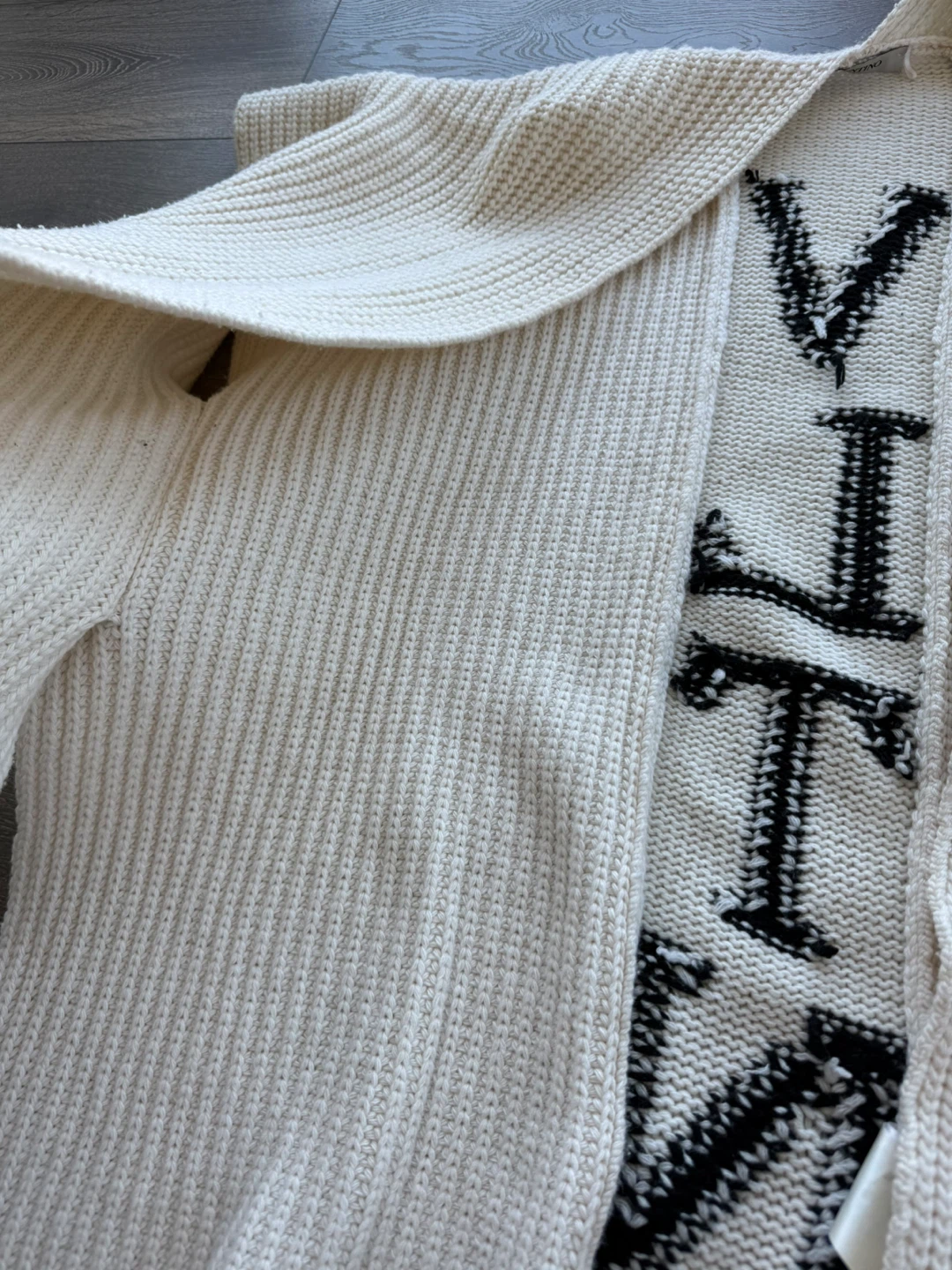 Authentic Valentino VLTN Wool Cardigan Vest - photo 4